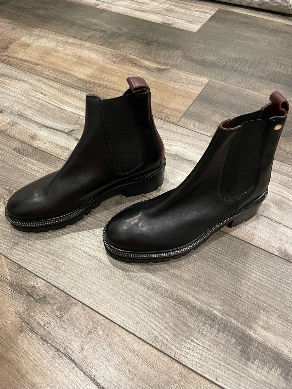 RADLEY LONDON Women's Keystone Crescent 2.0 Chunky Chelsea Black Booties Size 7